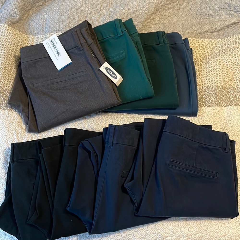 7 pair of Old Navy Pixie pants & 1 Target brand (All size 12)